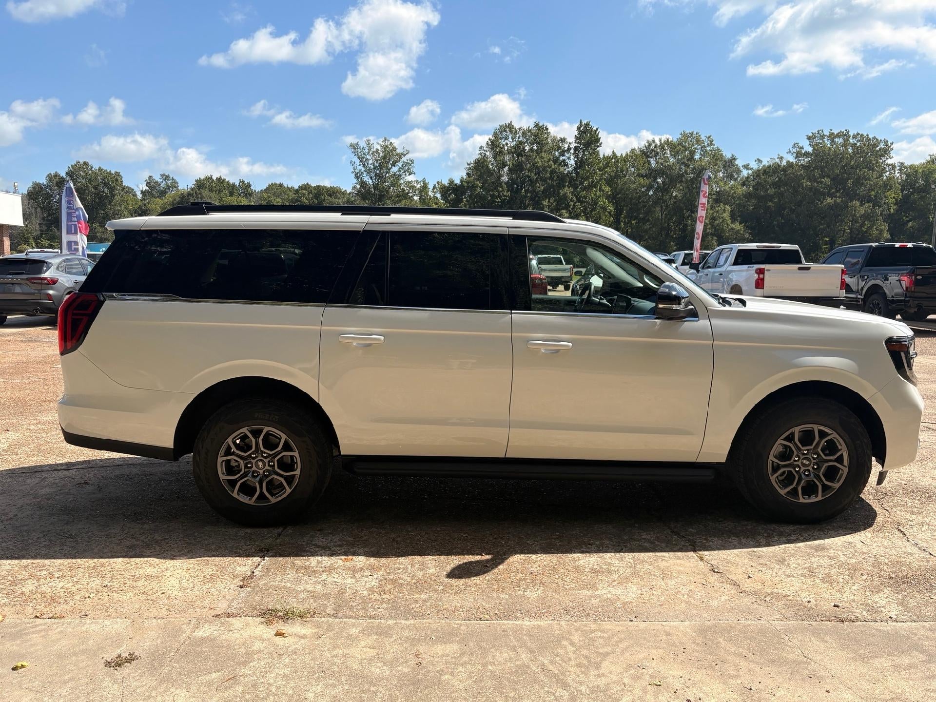 2027 Ford Expedition MAX Active