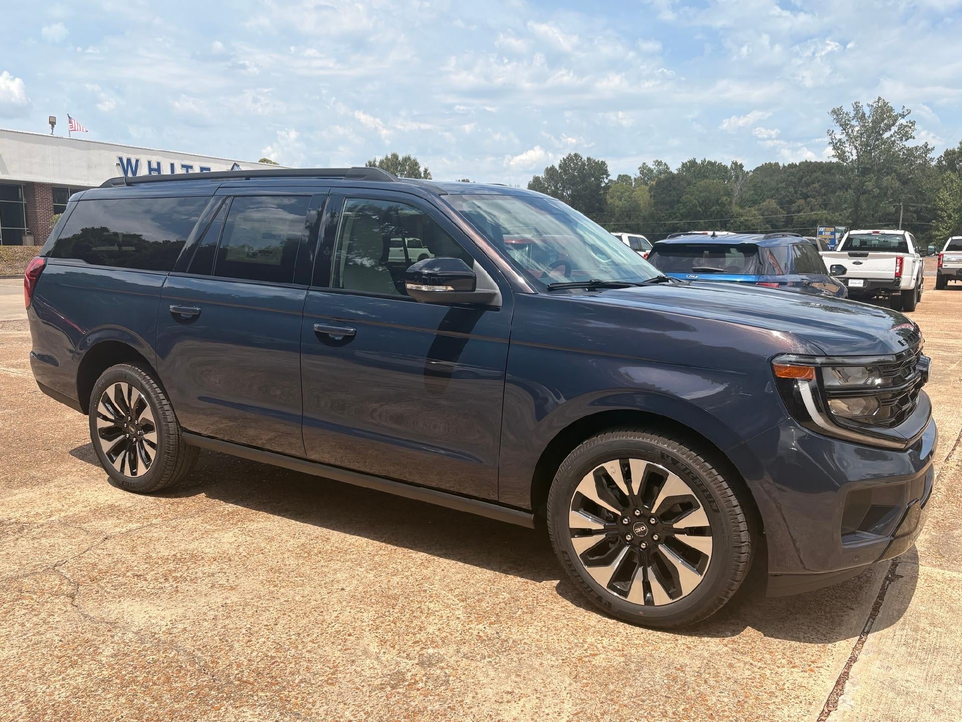2027 Ford Expedition Max Platinum 4x4