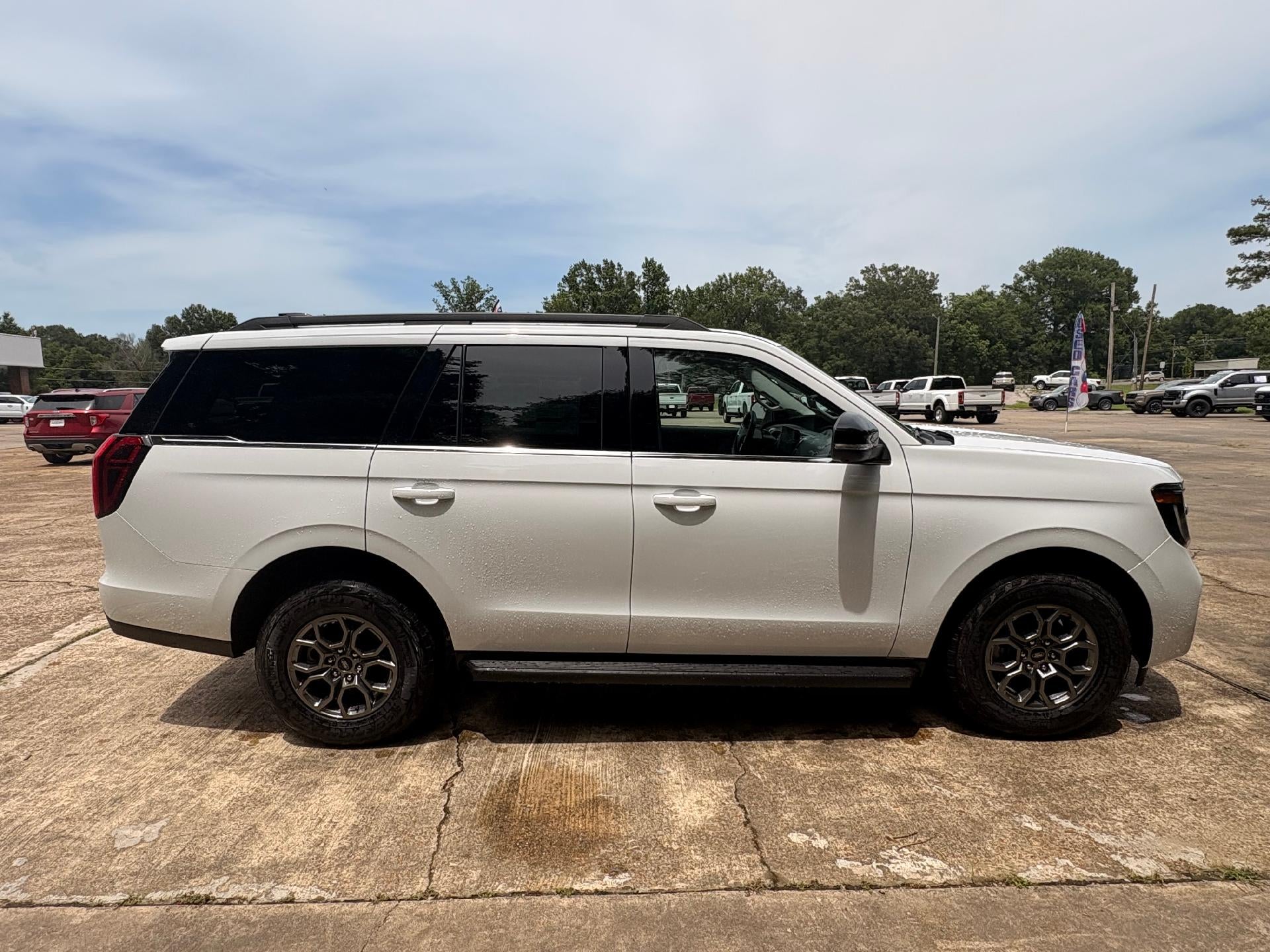 2026 Ford Expedition Active