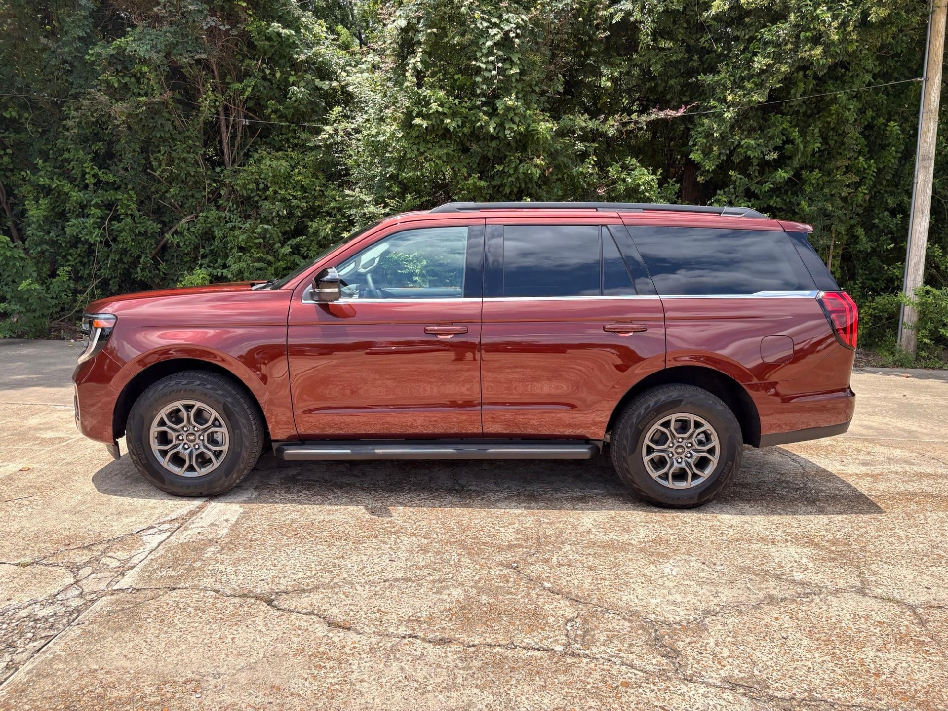 2027 Ford Expedition Active