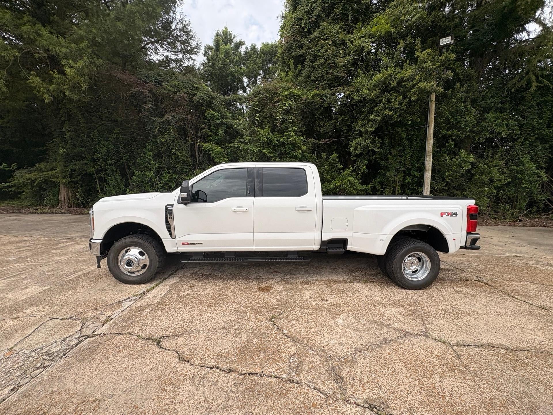 2026 Ford Super Duty F-350® Lariat®