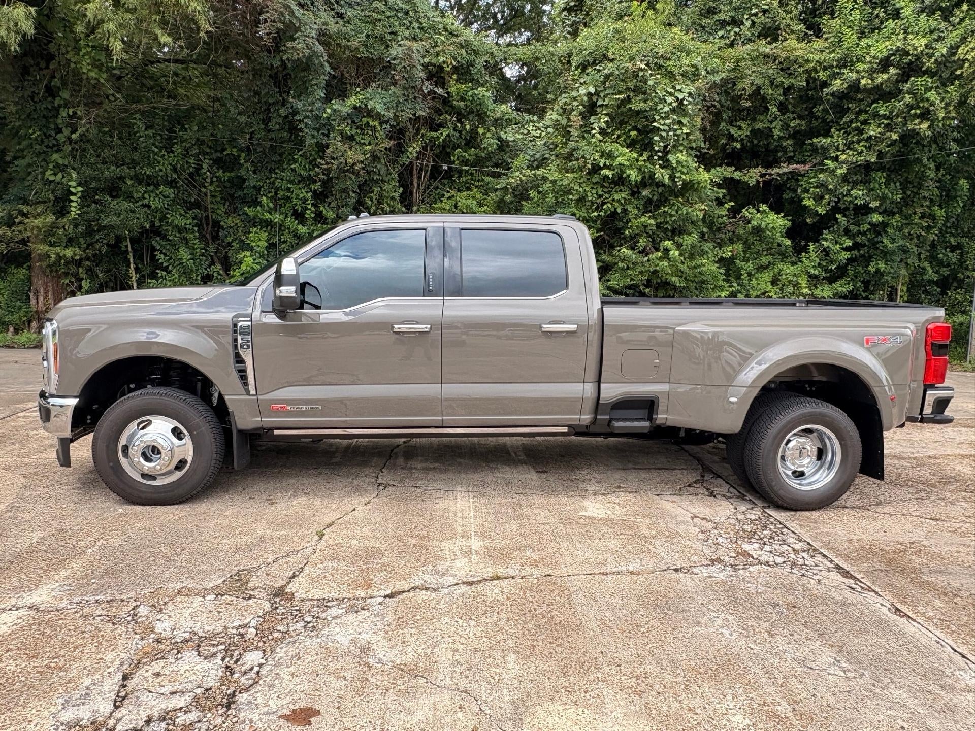 2026 Ford Super Duty F-350® Lariat®