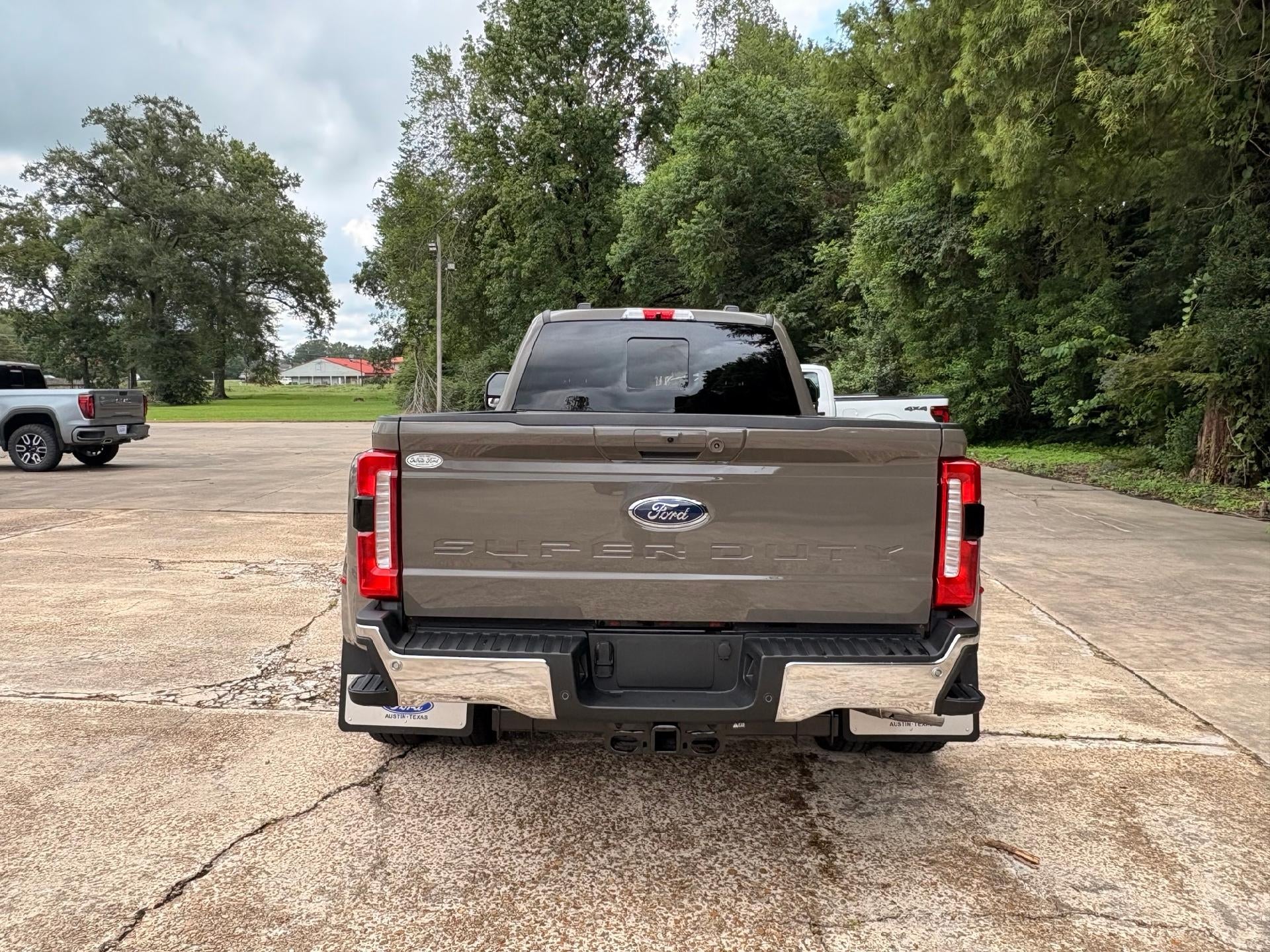2026 Ford Super Duty F-350® Lariat®