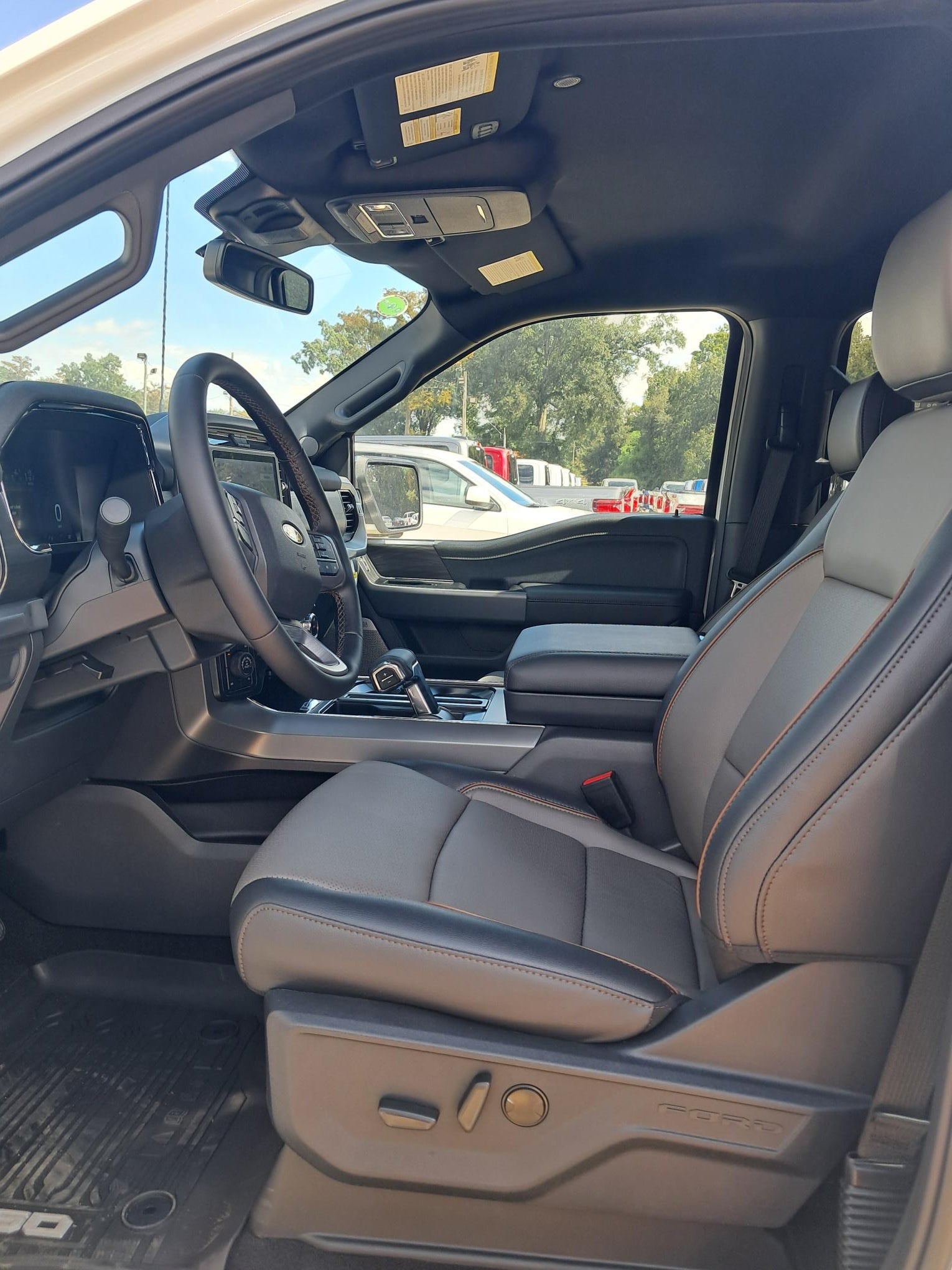 2025 Ford F-150 LARIAT 4WD SuperCrew 5.5' Box