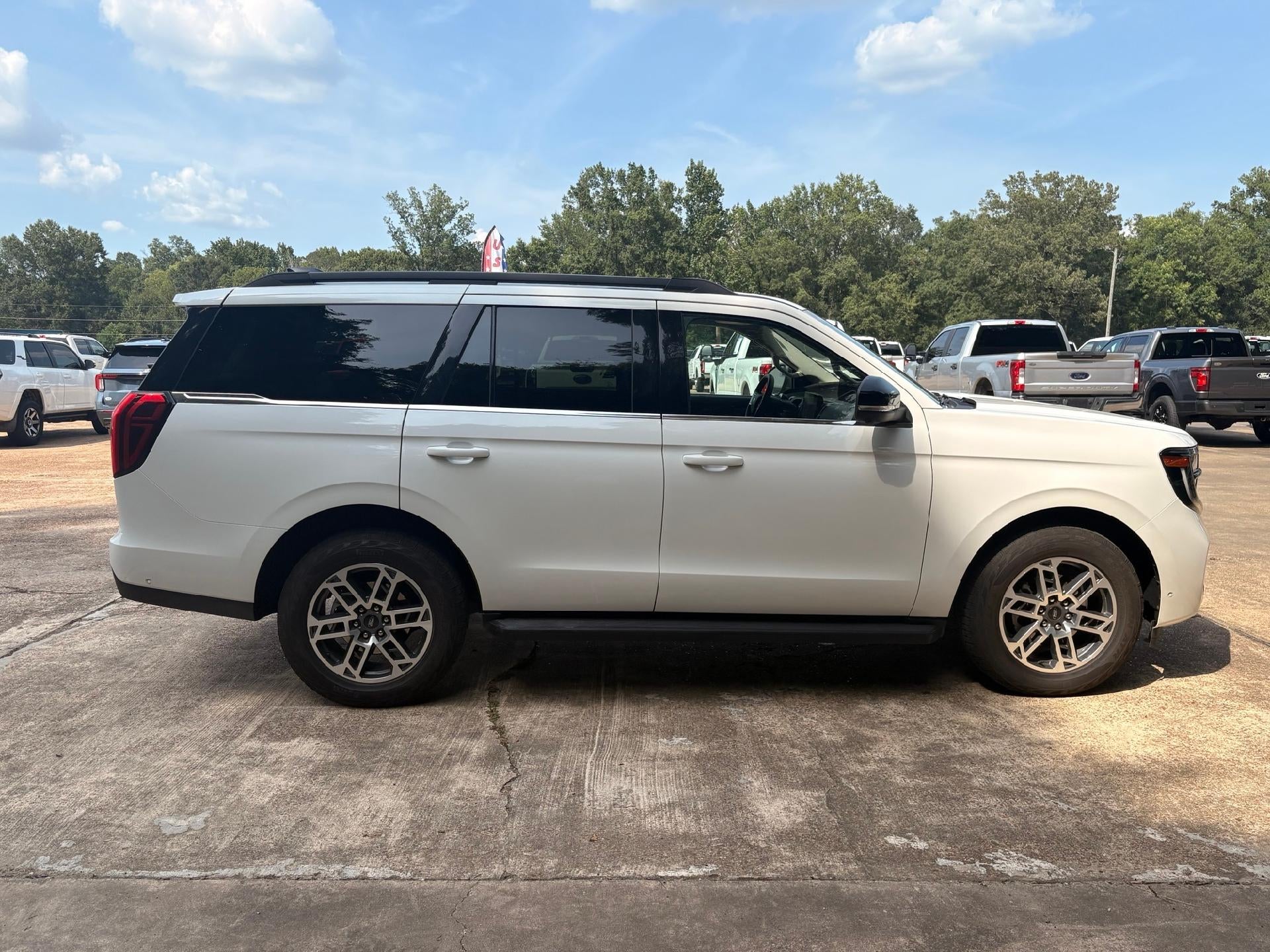 2025 Ford Expedition Active 4x4