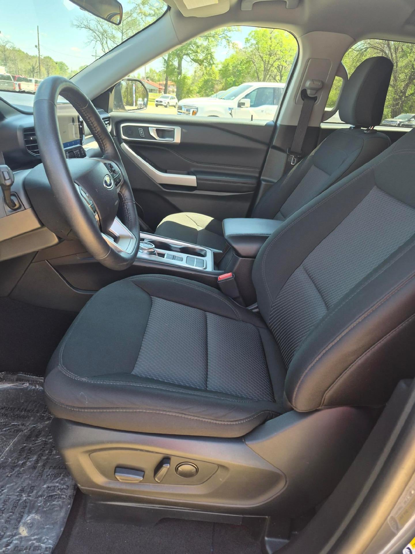 2024 Ford Explorer XLT RWD