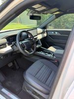 2025 Ford Explorer ST-Line RWD