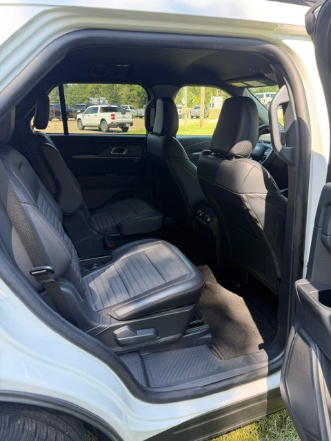 2025 Ford Explorer ST-Line RWD