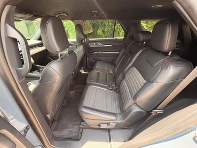 2025 Ford Explorer ST-Line 4WD