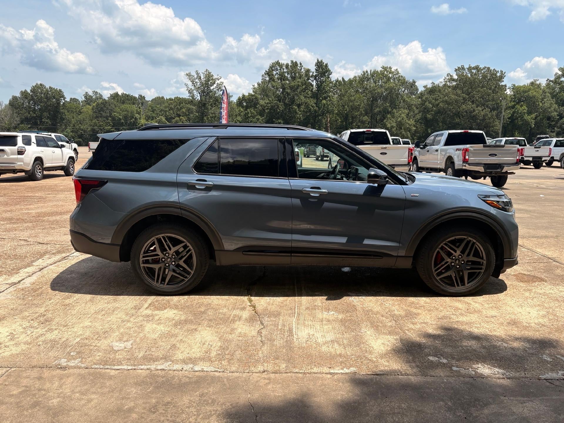 2025 Ford Explorer ST-Line 4WD
