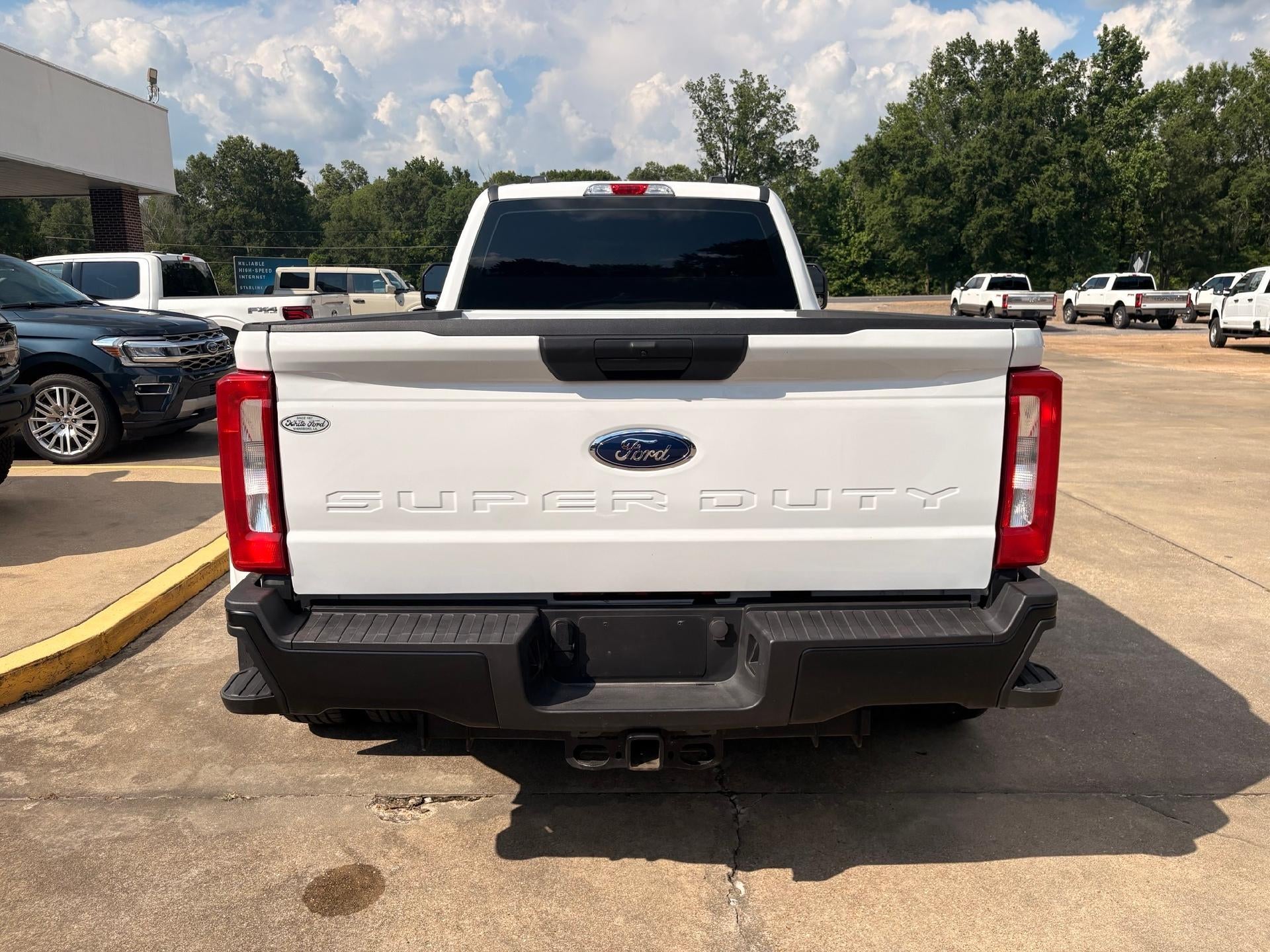 2024 Ford Super Duty F-350 DRW XL 4WD Crew Cab 8' Box