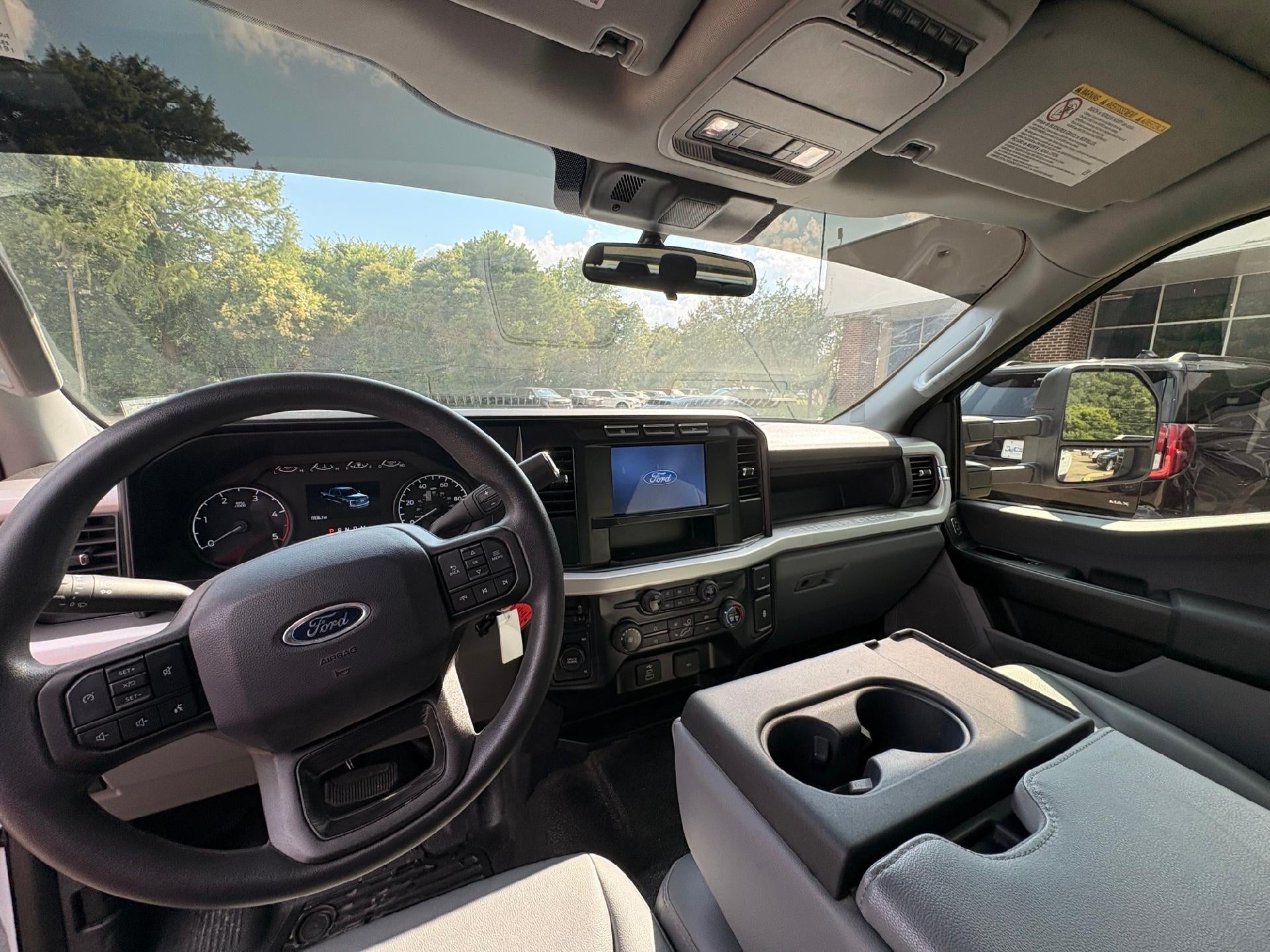 2024 Ford Super Duty F-350 DRW XL 4WD Crew Cab 8' Box