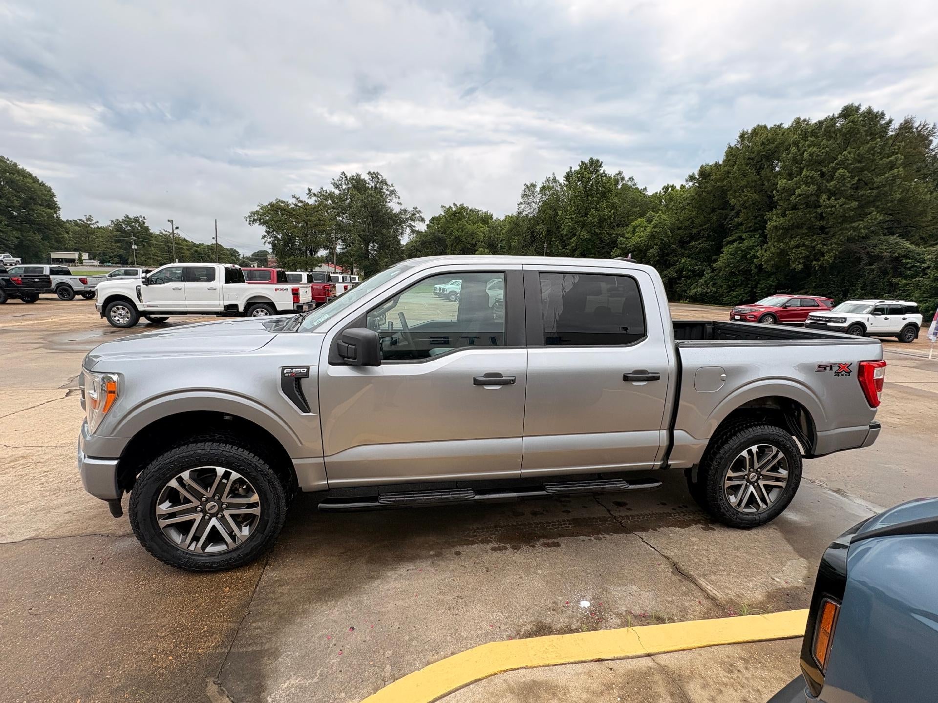 2022 Ford F-150 XL 4WD SuperCrew 5.5' Box