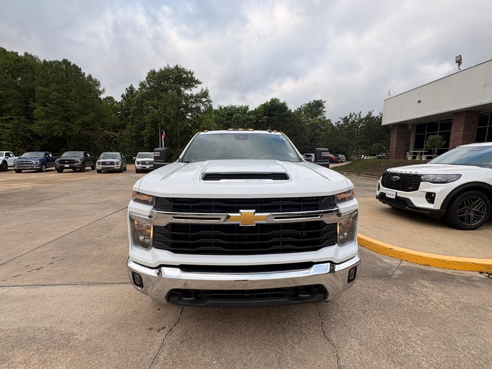 2024 Chevrolet Silverado 2500 HD Crew Cab Standard Box 4-Wheel Drive LT