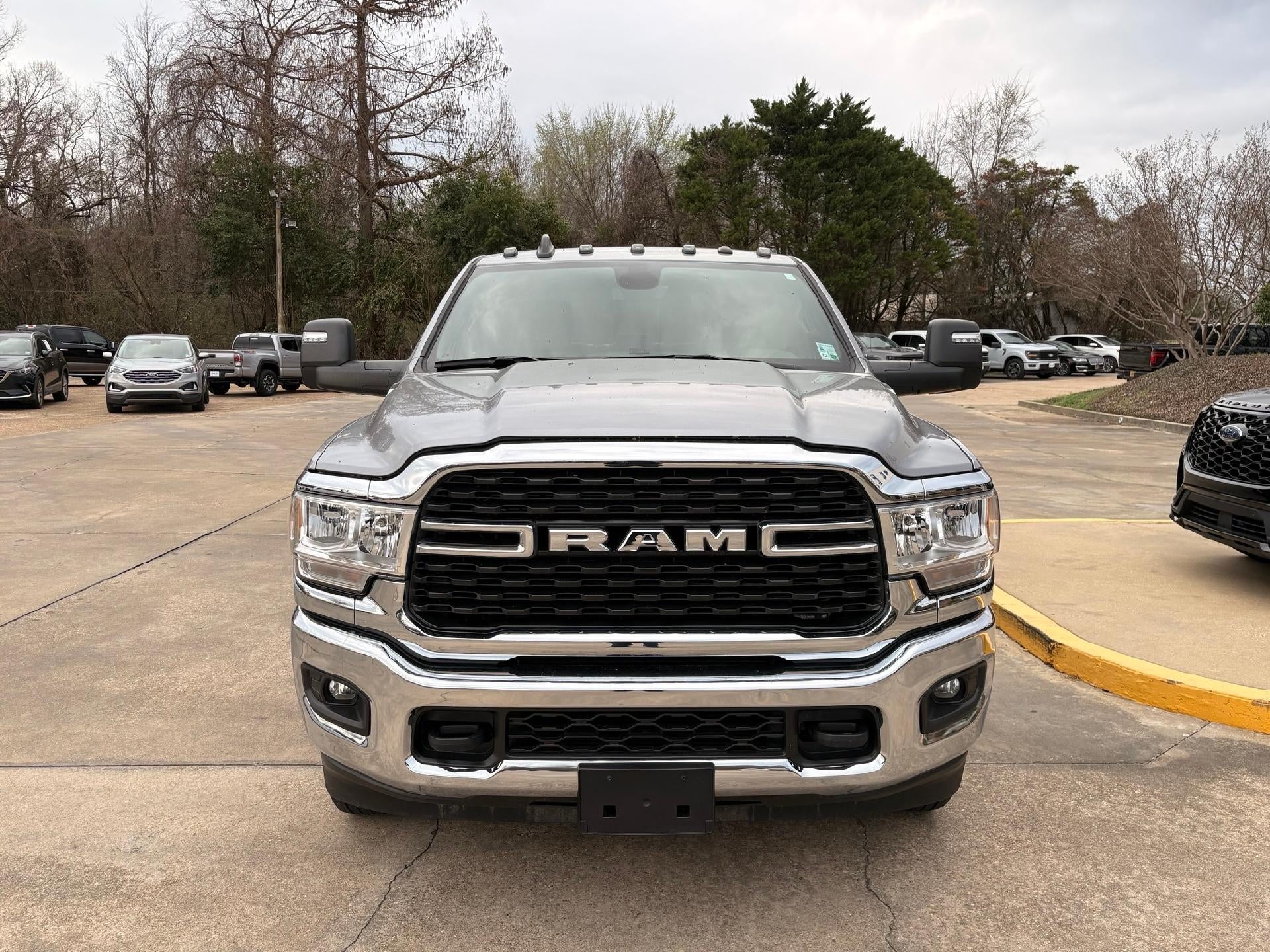 2024 RAM 3500 Lone Star 4x4 Crew Cab 8' Box