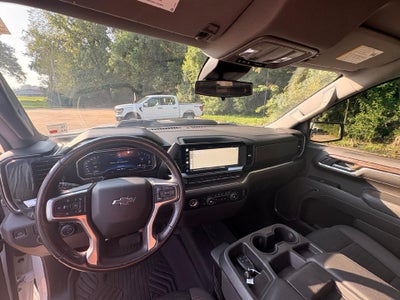 2022 Chevrolet Silverado 1500 Crew Cab Short Box 4-Wheel Drive LT Trail Boss