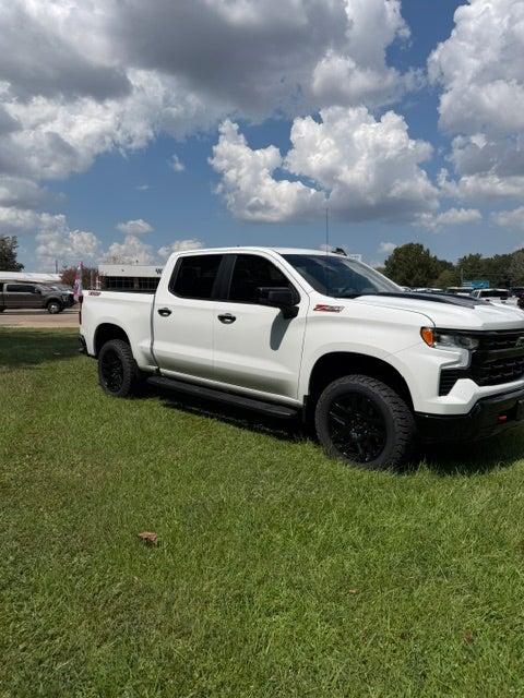 2024 Chevrolet Silverado 1500 Crew Cab Short Box 4-Wheel Drive LT Trail Boss