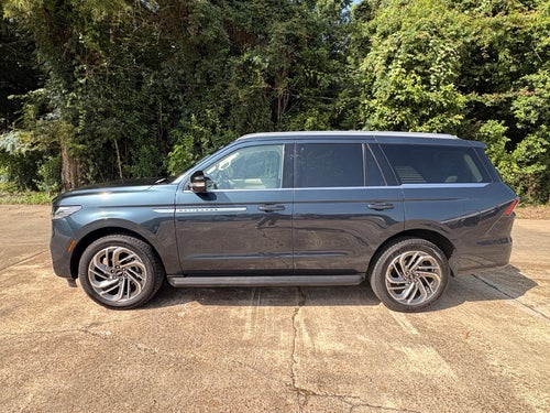 2026 Lincoln Navigator Premiere 4x4