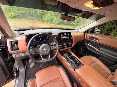 2024 Nissan Pathfinder Platinum 2WD