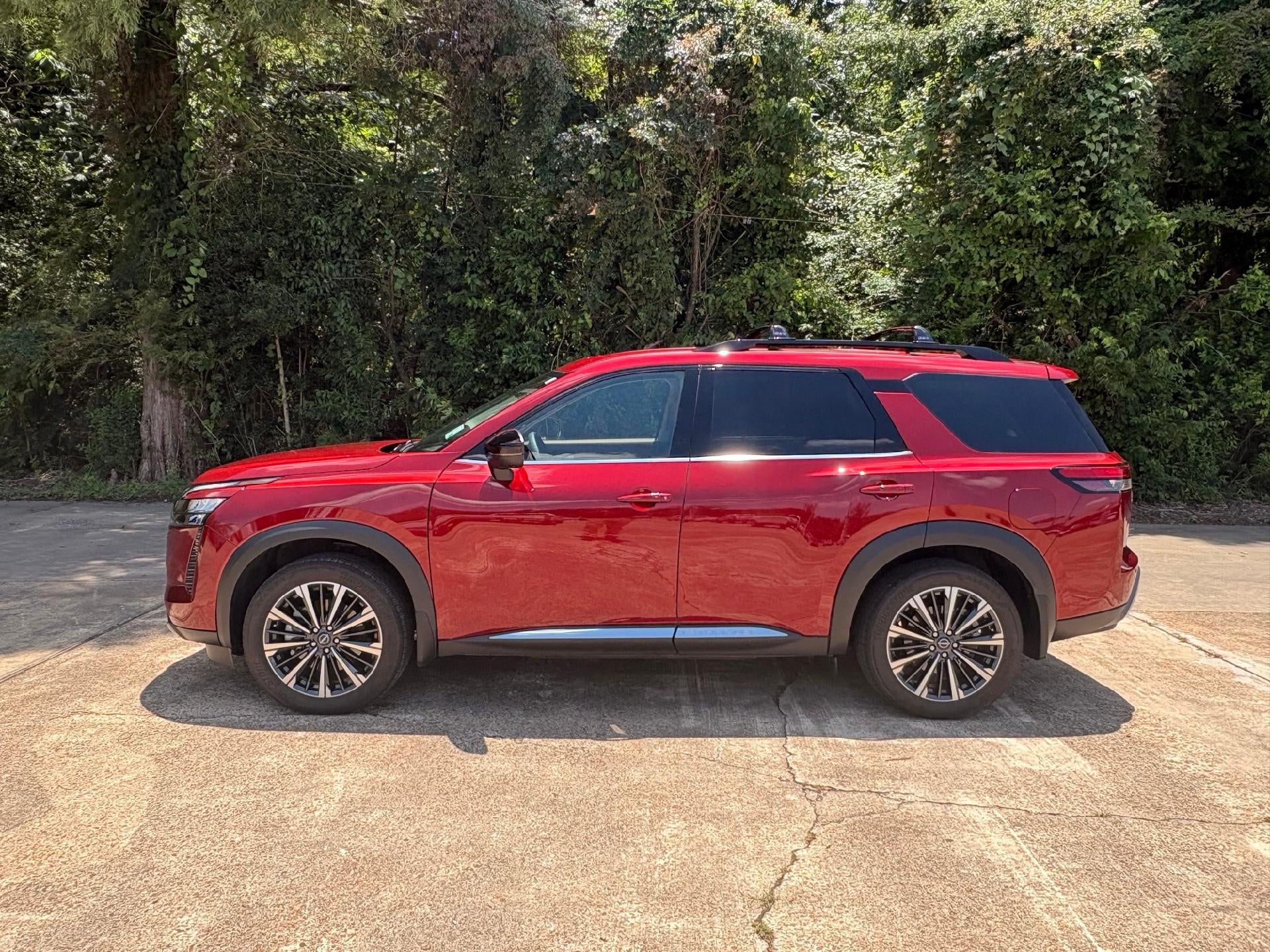 2026 Nissan Pathfinder Platinum 2WD