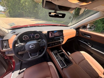 2026 Nissan Pathfinder Platinum 2WD