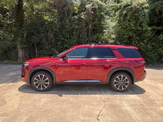 2026 Nissan Pathfinder Platinum 2WD