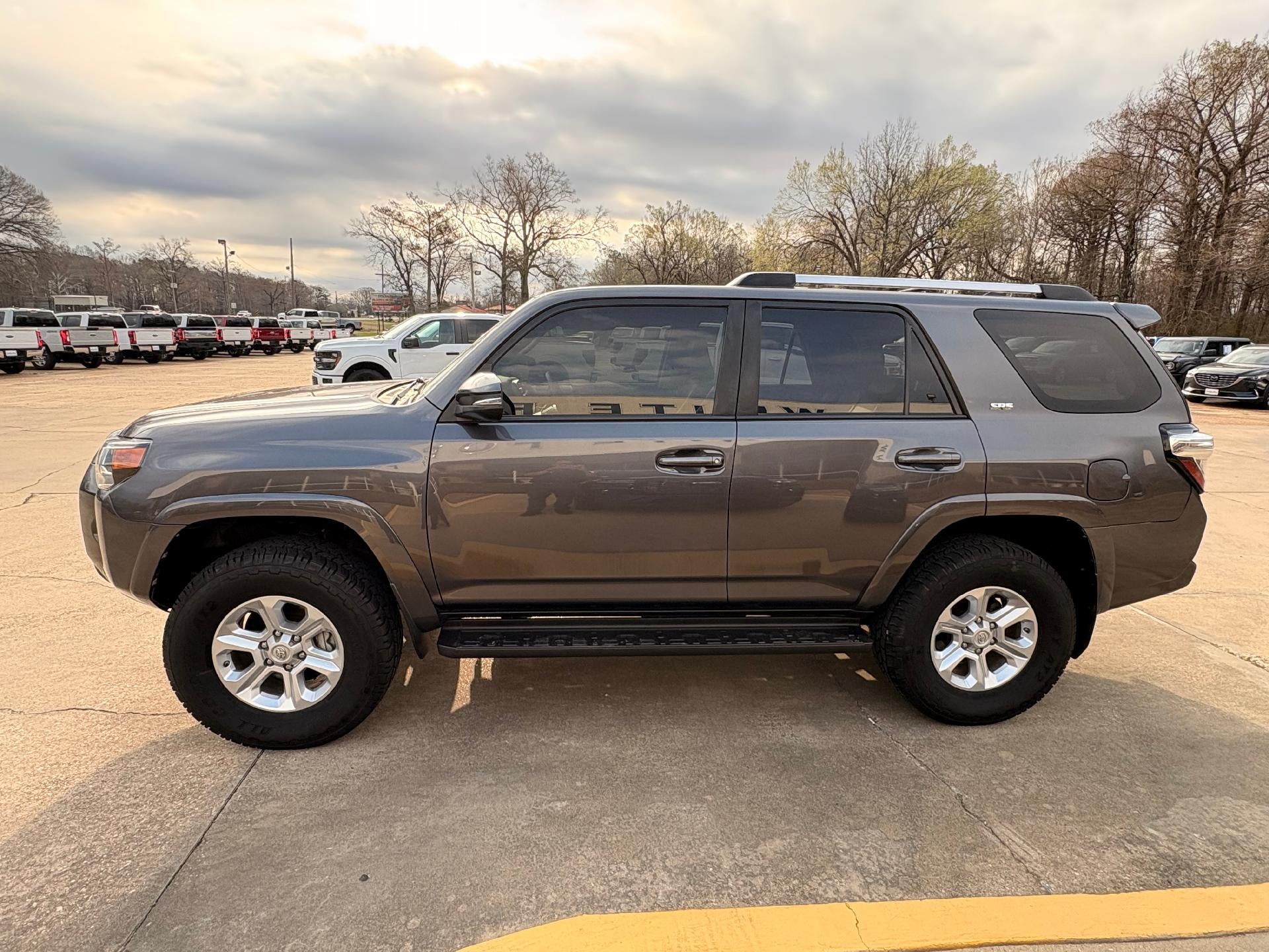 2020 Toyota 4Runner SR5 4WD (GS)