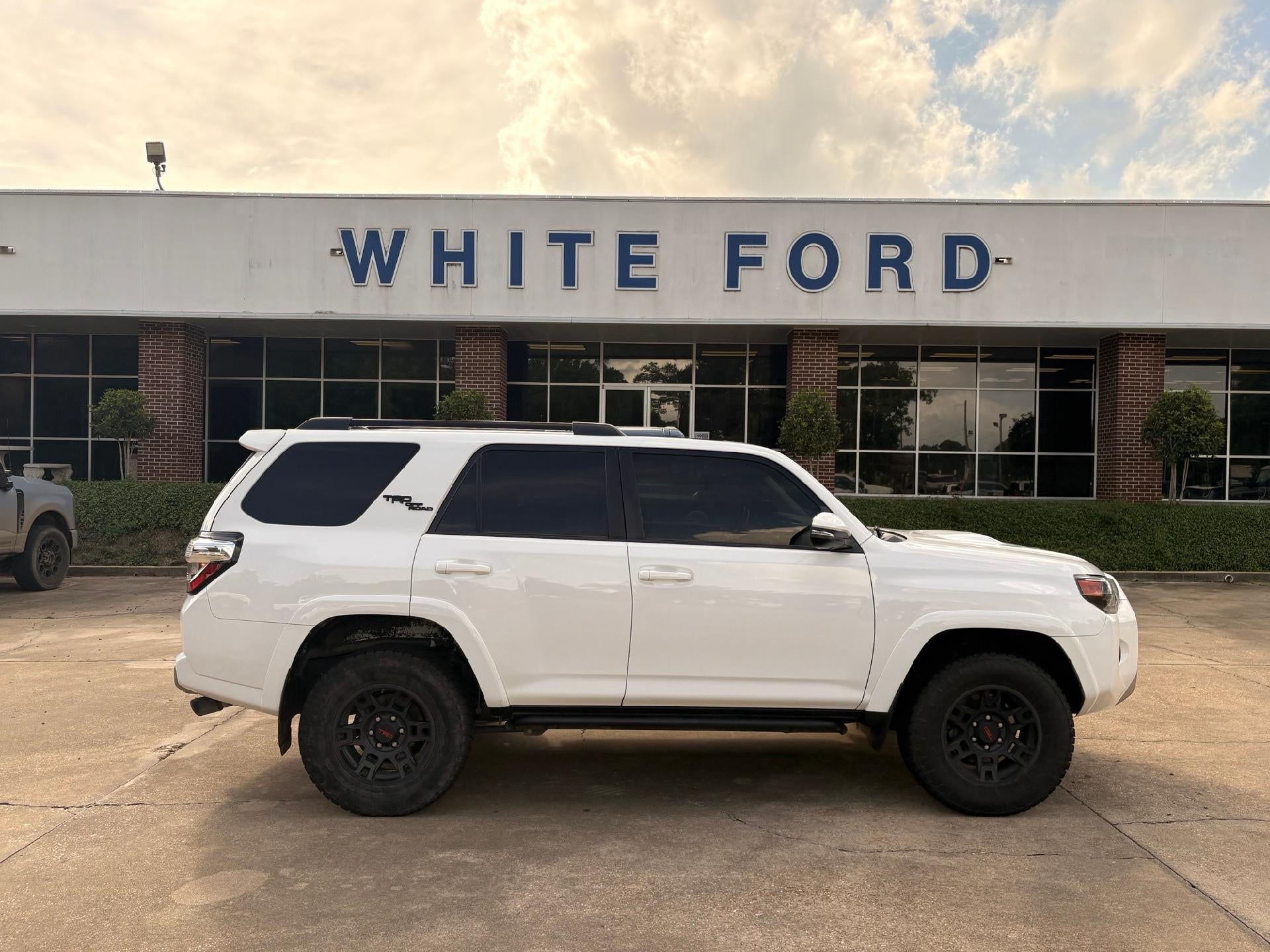 2019 Toyota 4Runner SR5 4WD (GS)